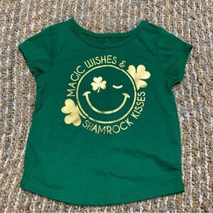 St. Patrick’s Day Green Baby Girl 12M  Shirt Gold Print Shamrock Kisses  NWOT